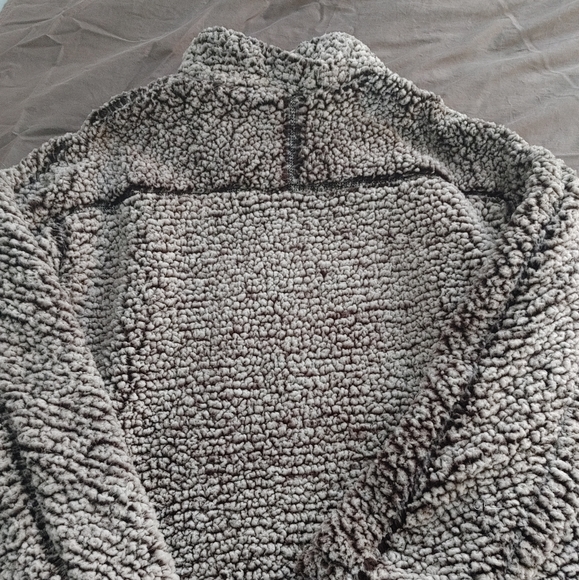 *SOLS* Fleece Sweater - Picture 5 of 5
